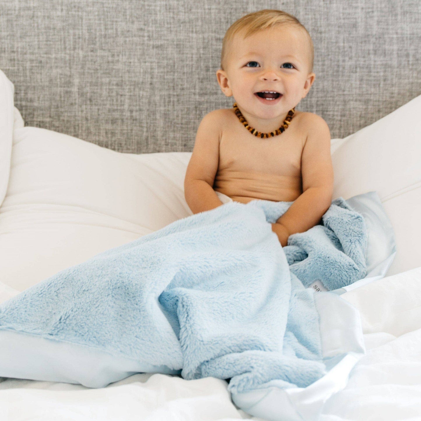Satin Border Chenille Blanket -  Daisy