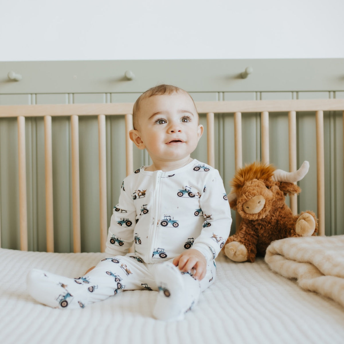 Tractor Ride Print on Off-White LunaKnit Sleeper