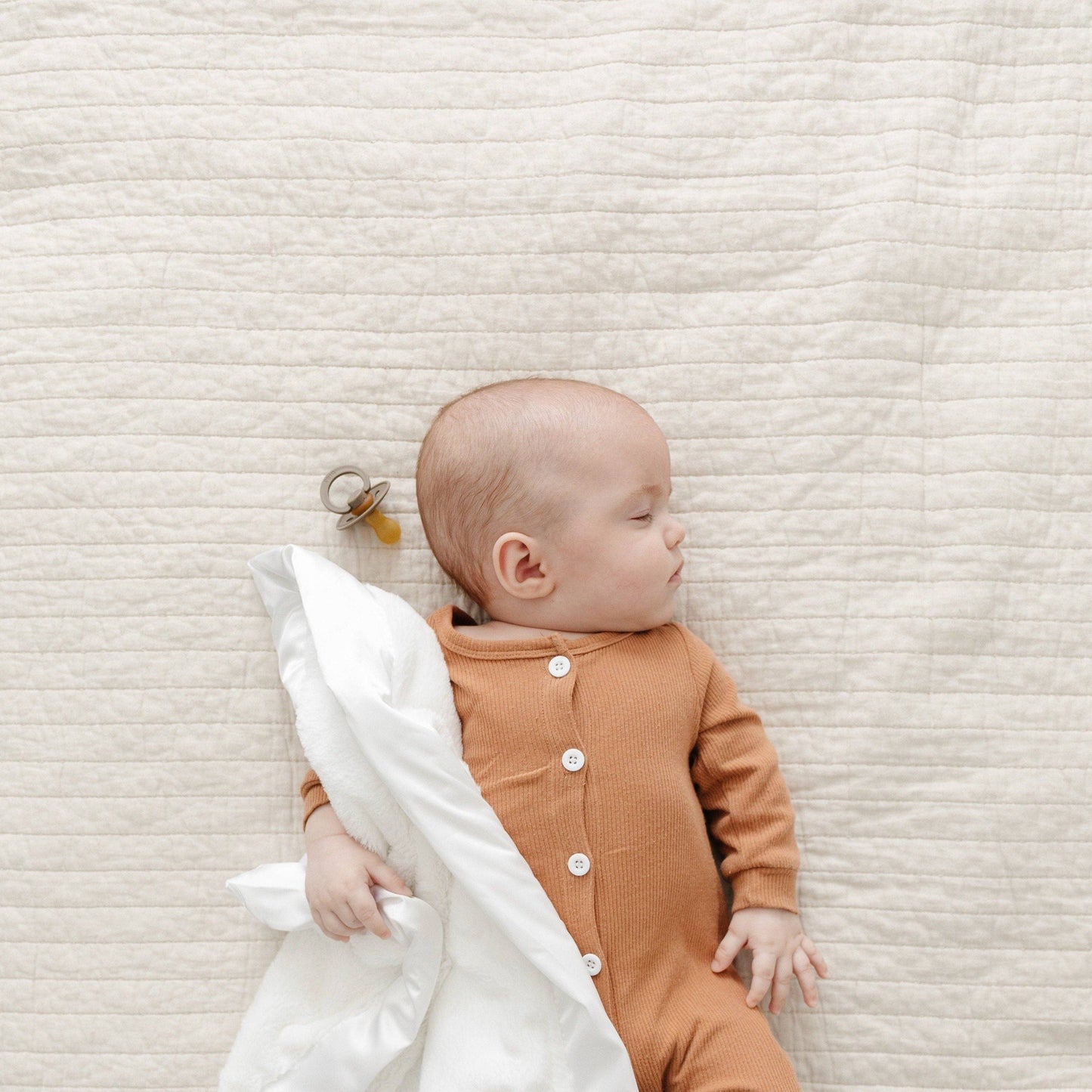 Satin Border Chenille Blanket -  Daisy