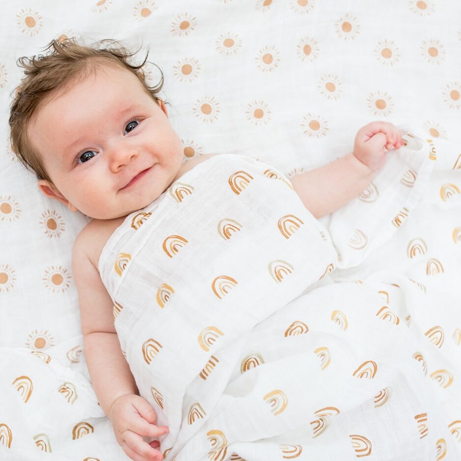 Lulujo Cotton Swaddle - Rainbows